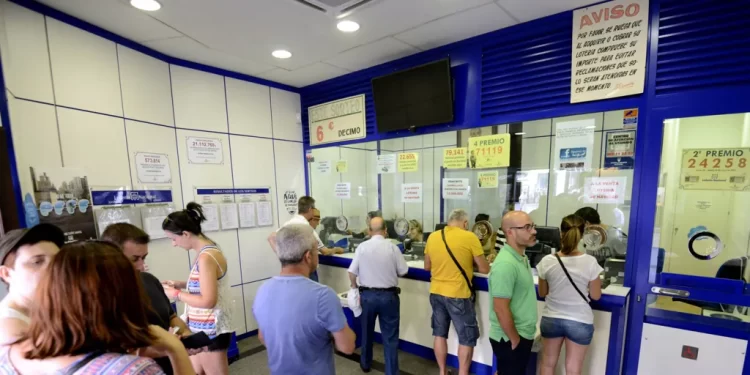 Los dueños de un bar se enfrentan a más de tres años de cárcel por «quedarse» con parte de los 15 millones de un premio de la Lotería Nacional>