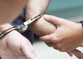 Los Mossos detienen a dos supremacistas por ataques xenófobos en el metro de Barcelona>