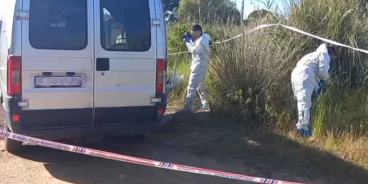 Los Mossos localizan el cadáver de un hombre en una furgoneta en Torredembarra (Tarragona)>