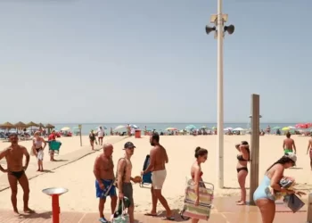 Los municipios costeros de Cádiz toman medidas drásticas en las playas por la sequía>