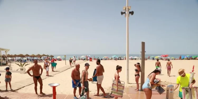 Los municipios costeros de Cádiz toman medidas drásticas en las playas por la sequía>