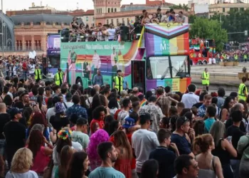 Madrid celebrará el Orgullo «porque hay razones» mientras que Vox critica que las calles se conviertan «en una película porno»>