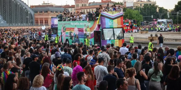 Madrid celebrará el Orgullo «porque hay razones» mientras que Vox critica que las calles se conviertan «en una película porno»>