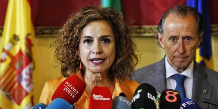 María Jesús Montero insta al PP a «pedir perdón» a los condenados de forma «injusta» por el caso de los ERE>