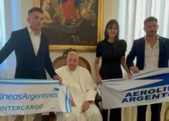 El Papa actúa como el jefe del peronismo y Lousteau como si no fuera jefe del radicalismo