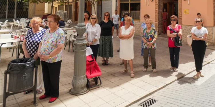 Minutos de silencio en Benaguasil y Llíria para condenar el doble asesinato de una mujer y su hijo a tiros de escopeta>