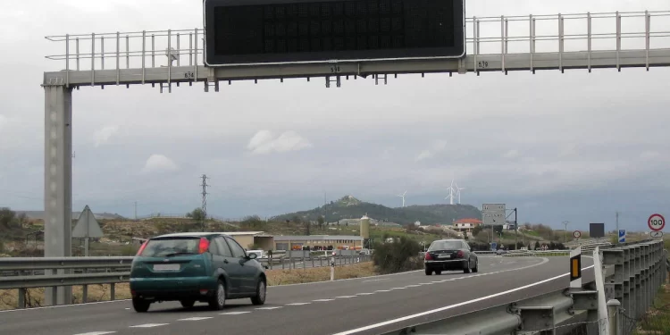 Muere un joven de 25 años tras ser atropellado de madrugada en la A-62 en Dueñas (Palencia)>