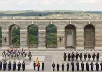 Relevo solemne de la Guardia Real en honor a Felipe VI>