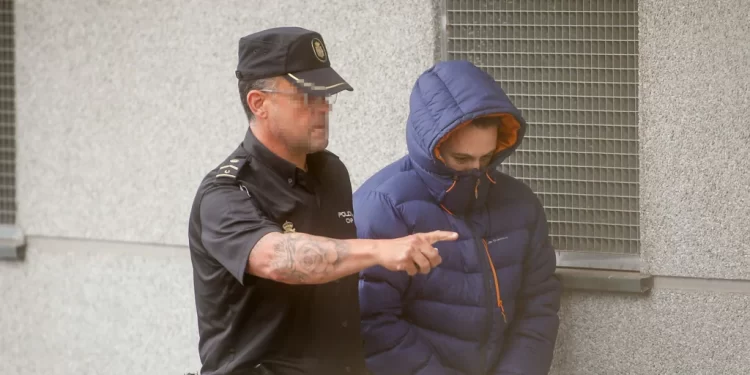 Un lotero de Lugo denuncia el atraco y robo de 400.000 euros en su administración y termina detenido por la Policía>