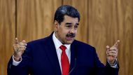 El Gobierno cruzó a Maduro a una semana de las elecciones en Venezuela: "Séquito de obsecuentes"