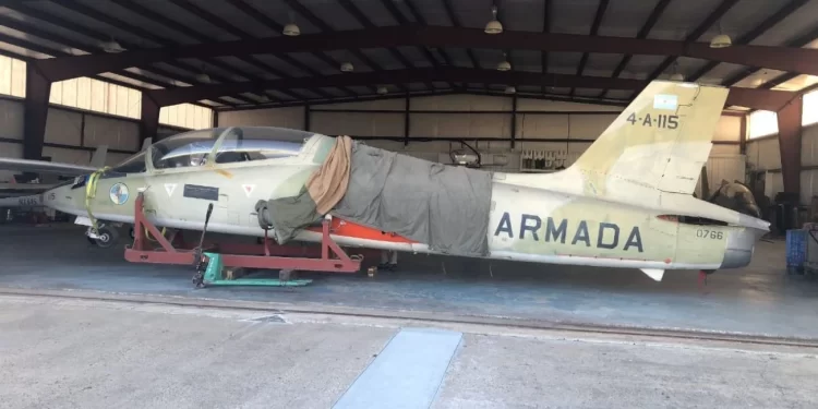 Los esfuerzos para repatriar a un avión que combatió en Malvinas