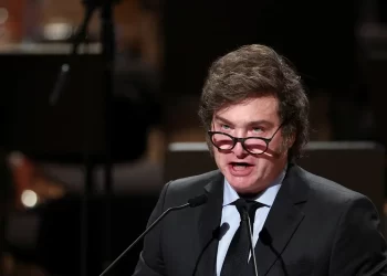 Positivo: Milei recibirá a jefes de bloques dialoguistas tras las últimas derrotas legislativas