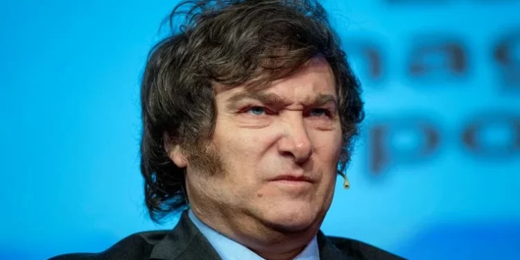 La furia de Milei por el aumento de sueldos en el Senado: “Una traición al pueblo argentino”. Lousteau apuntado