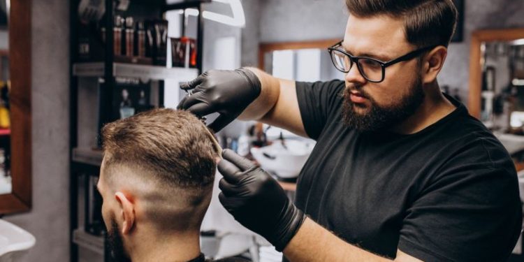 Calendario lunar: cuáles son los mejores días del mes de septiembre para cortarse el pelo y que crezca sano y fuerte