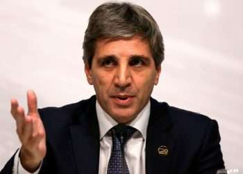 Caputo analiza volver a aumentar las tarifas de luz y gas a pesar de su impacto en la inflación