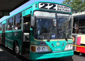 Colectivos sin subsidio: a cuánto se puede ir el boleto y cuál sería el “ahorro” de Milei