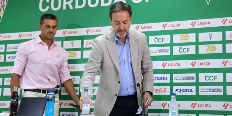 El Córdoba CF abre la puerta de salida en caso de encontrar oportunidades en el mercado de fichajes