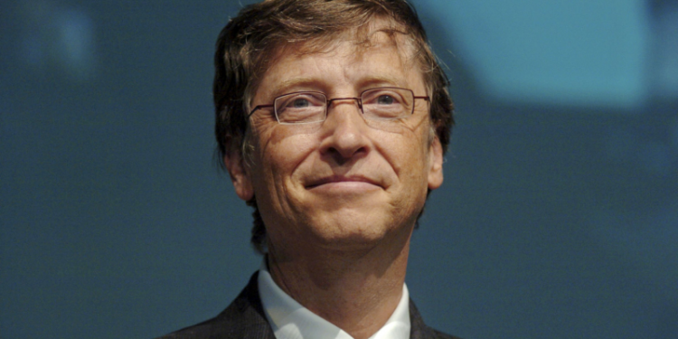 El método antiguo con el que Bill Gates mantiene su memoria en buen estado