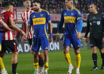 El recibimiento de los hinchas de Estudiantes para Marcos Rojo: “El que no salta es un traidor”