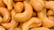 El fruto seco que pocos conocen, pero está repleto de colágeno, vitamina C y ayuda a bajar de peso