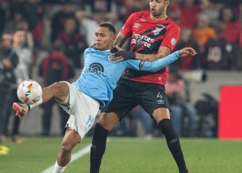 La explosiva explicación del DT de Belgrano por la ausencia del peruano Reyna