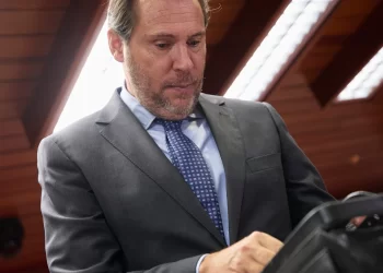 Puente cesa a los dos altos cargos de Transportes y Adif imputados en el caso Koldo