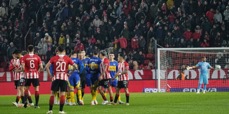 Polémicas: Boca reclamó falta en el 1-1 y zafó por el VAR del 1-2