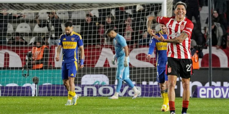 Por qué Advíncula explotó con Enzo Pérez