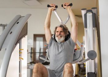 Slow training: cómo es el método de entrenamiento ideal para ganar músculo a los 50 años sin lesionarte