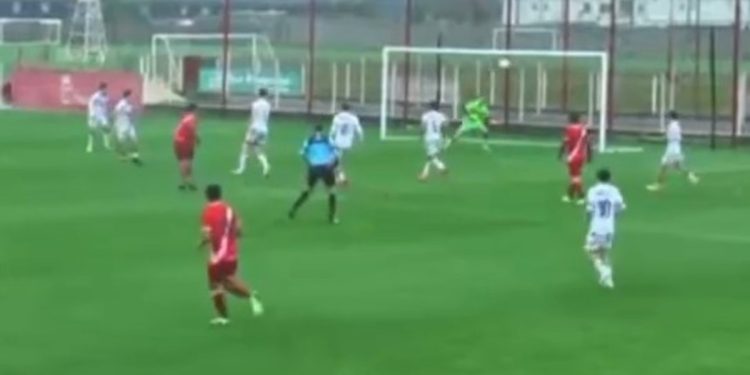 Video: el golazo a lo Bichi Borghi que pide el Premio Puskás