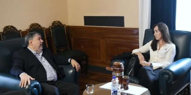 Por ausencia de Senadores de Unión x la Patria no hubo sesión y el DNU de la SIDE gana una semana