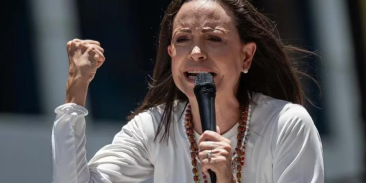 María Corina Machado reiteró que permanecerá en Venezuela y convocó a una manifestación este martes