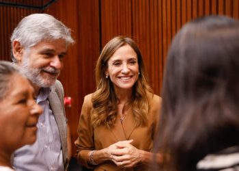 El gobierno auditará millonarios gastos realizados por los ministerios de Victoria Tolosa Paz y Daniel Filmus.