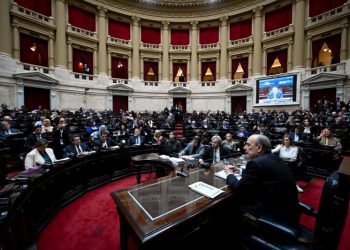 Ante Diputados, Francos dijo que analizará uno de los decretos más cuestionados por la oposición