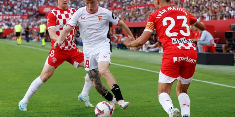 Antes de sumarse a la Selección, Barco debutó en el Sevilla: hace cuánto no jugaba un partido oficial