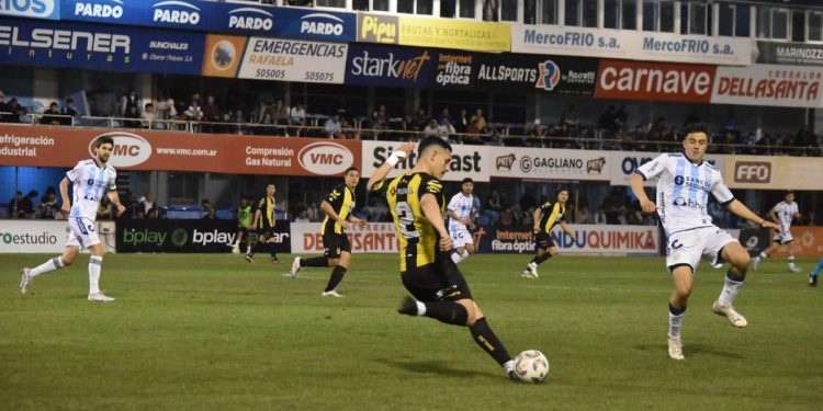 Atlético Rafaela sigue sin ganar y profundiza su crisis