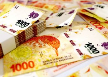 Billetes: bancos tienen sus tesoros llenos de billetes de $ 1000 y pujan con el BCRA