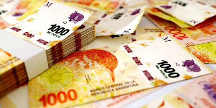 Billetes: bancos tienen sus tesoros llenos de billetes de $ 1000 y pujan con el BCRA