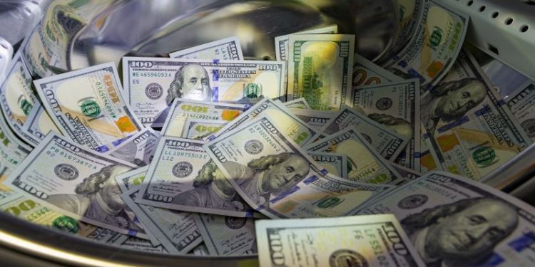 Blanqueo: alertan por un “agujero negro” que impide retirar el dinero en efectivo