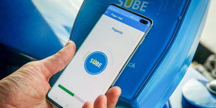 Cambia la SUBE: a partir de hoy se pagará el boleto de colectivo con celular, ¿qué pasará con subtes y trenes?