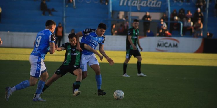 Chicago no hizo su parte, perdió y ahora comparte la cima