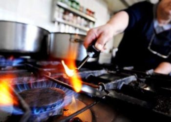 Cierra el plazo para pedir los subsidios de luz y gas: cómo anotarse y pagar menos