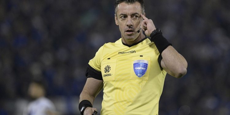 Conmebol confirmó quién será el árbitro de la ida entre Colo Colo y River