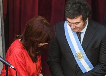 Crónica de las guerras sucias que se desatan en los entornos de Cristina y Milei