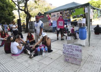 Cuál es la provincia y las zonas urbanas más pobres en el primer semestre