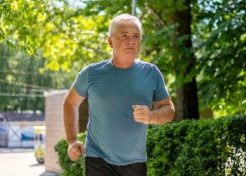 Cuánto tiempo se debe caminar al día para estar saludable a los 30, 40, 50, 60 y más