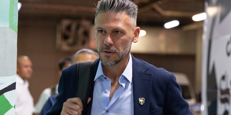 Demichelis consiguió su primer triunfo en Rayados con ayuda argentina