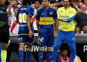 Día libre pero no en redes: del pollo con la mano de Cavani a la picante respuesta de Blondel a un hincha