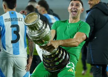 Dibu siendo Dibu: Martínez y la remake del gesto de la final del Mundial, ¡con la Copa América!