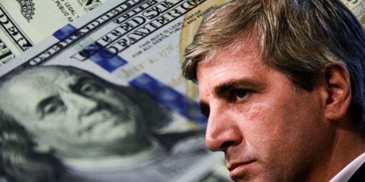 Dólar bajo control: cuánto gastó Caputo para frenarlo en agosto y septiembre